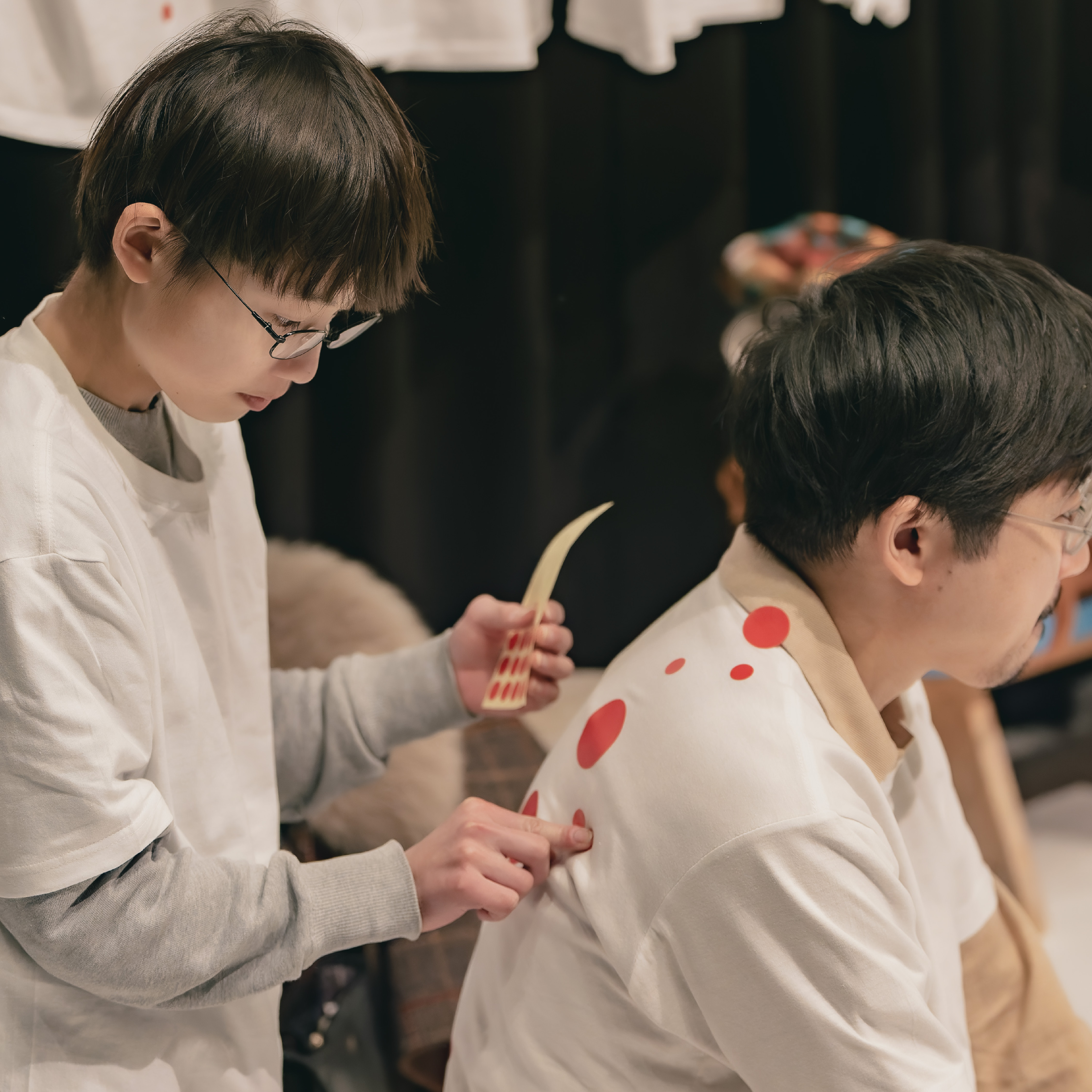コリを着てみる 「からだ」の記憶をTシャツに